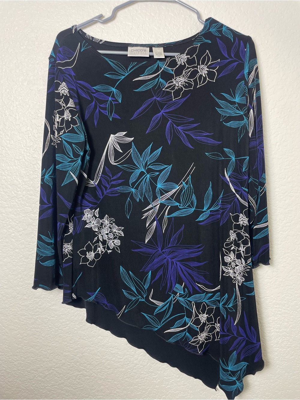 Chico’s Travelers Floral Asymmetrical Tunic Top Size 1 M